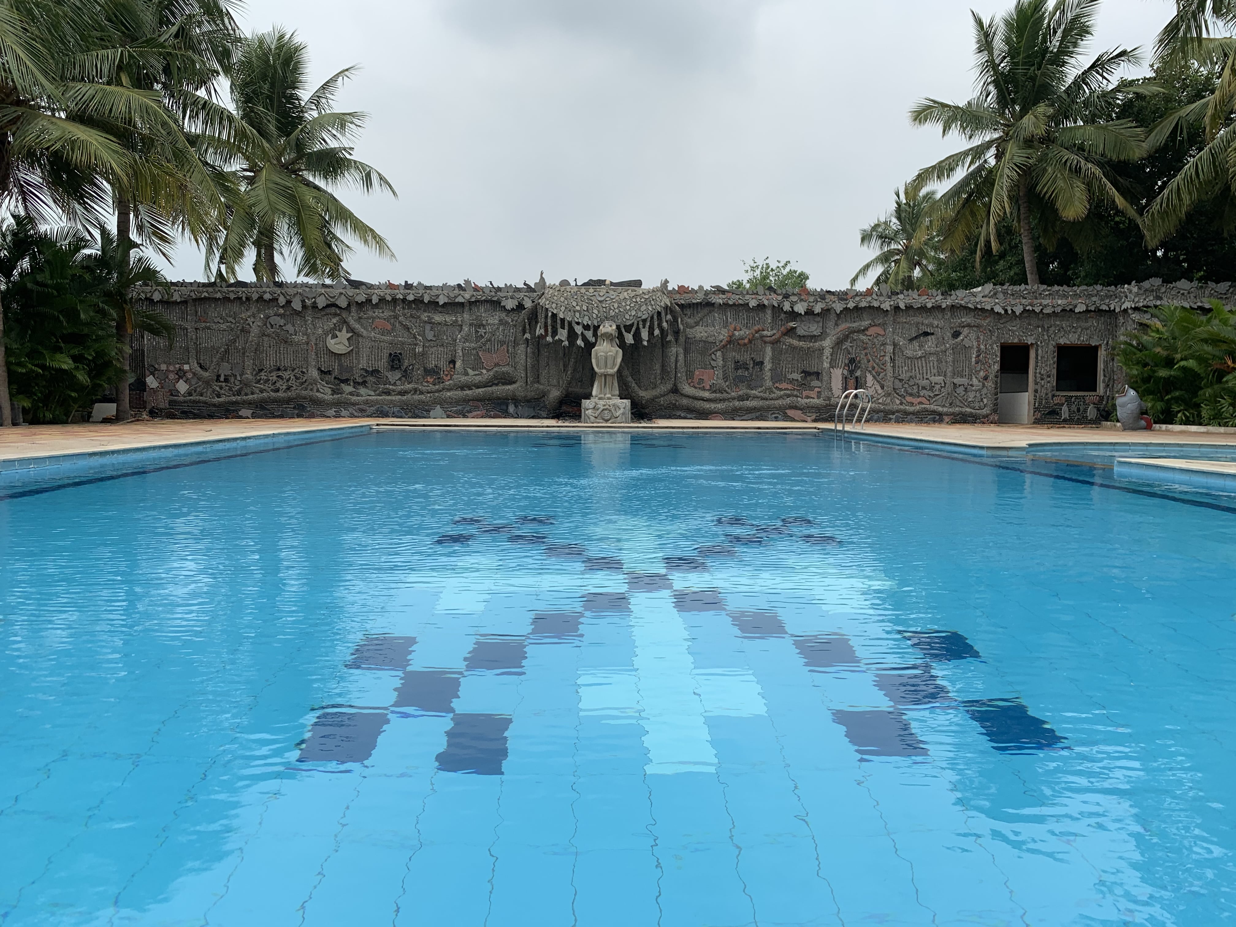 Best resorts with Swimming Pool in Chennai